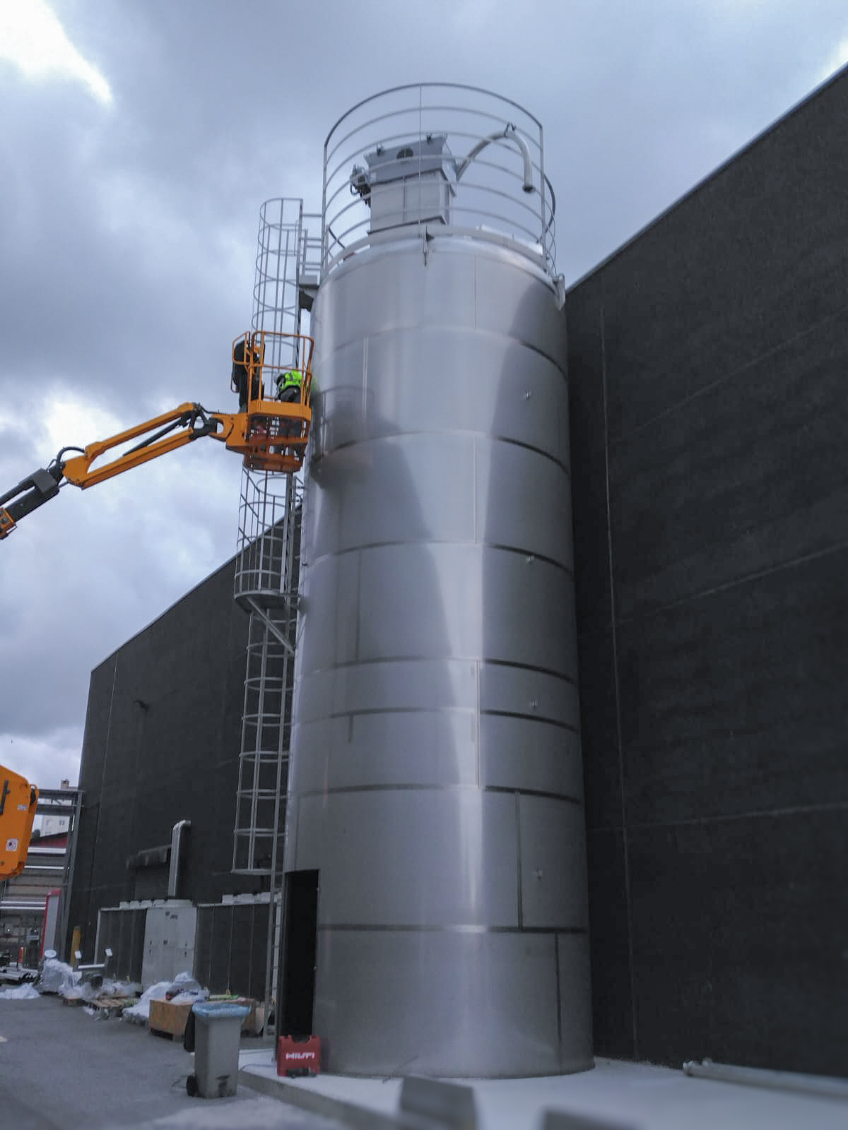 silo-de-stockage-inox-croix-cande